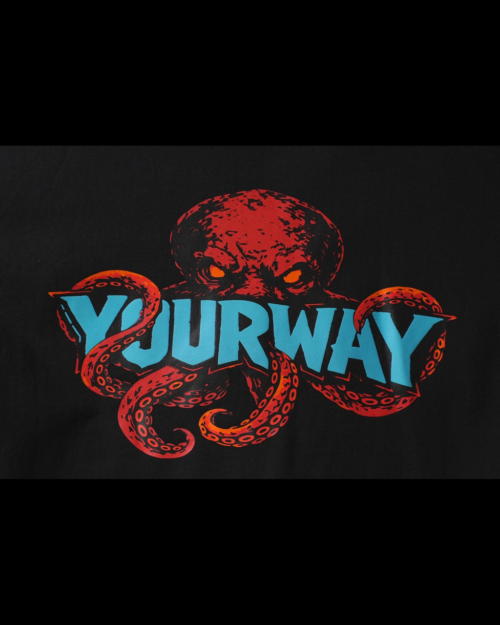 Octopus Holding Earth Black T-Shirt Yourway
