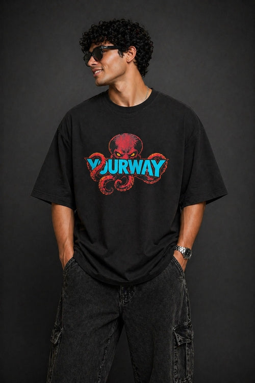 Octopus Holding Earth Black T-Shirt Yourway